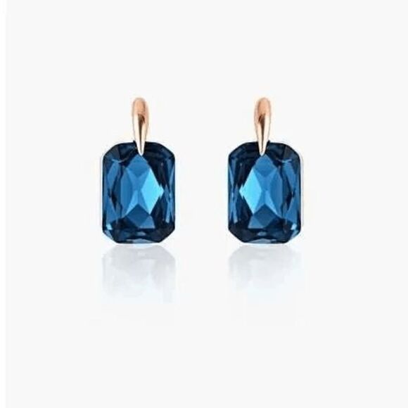 2/$40 Ladies Blue Rectangular Earrings - Picture 1 of 3